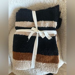 New with tags Kashwere blanket. Retail $190
